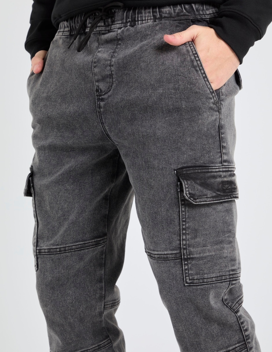 Jeans jogger slim deslavado para hombre 5
